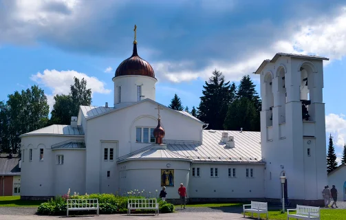 Uusi-Valamo Kirche