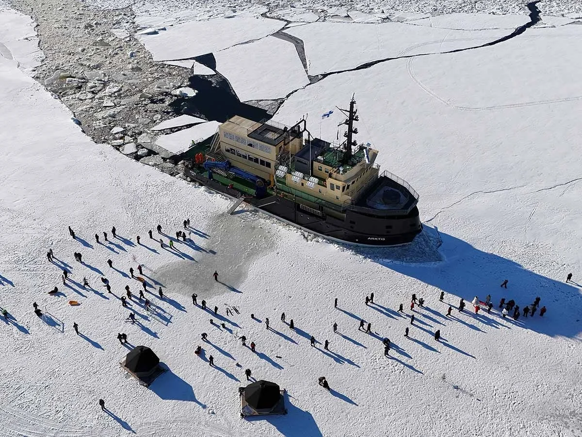 Eisbrecher ARKTIS im Bottnischen Meerbsuen