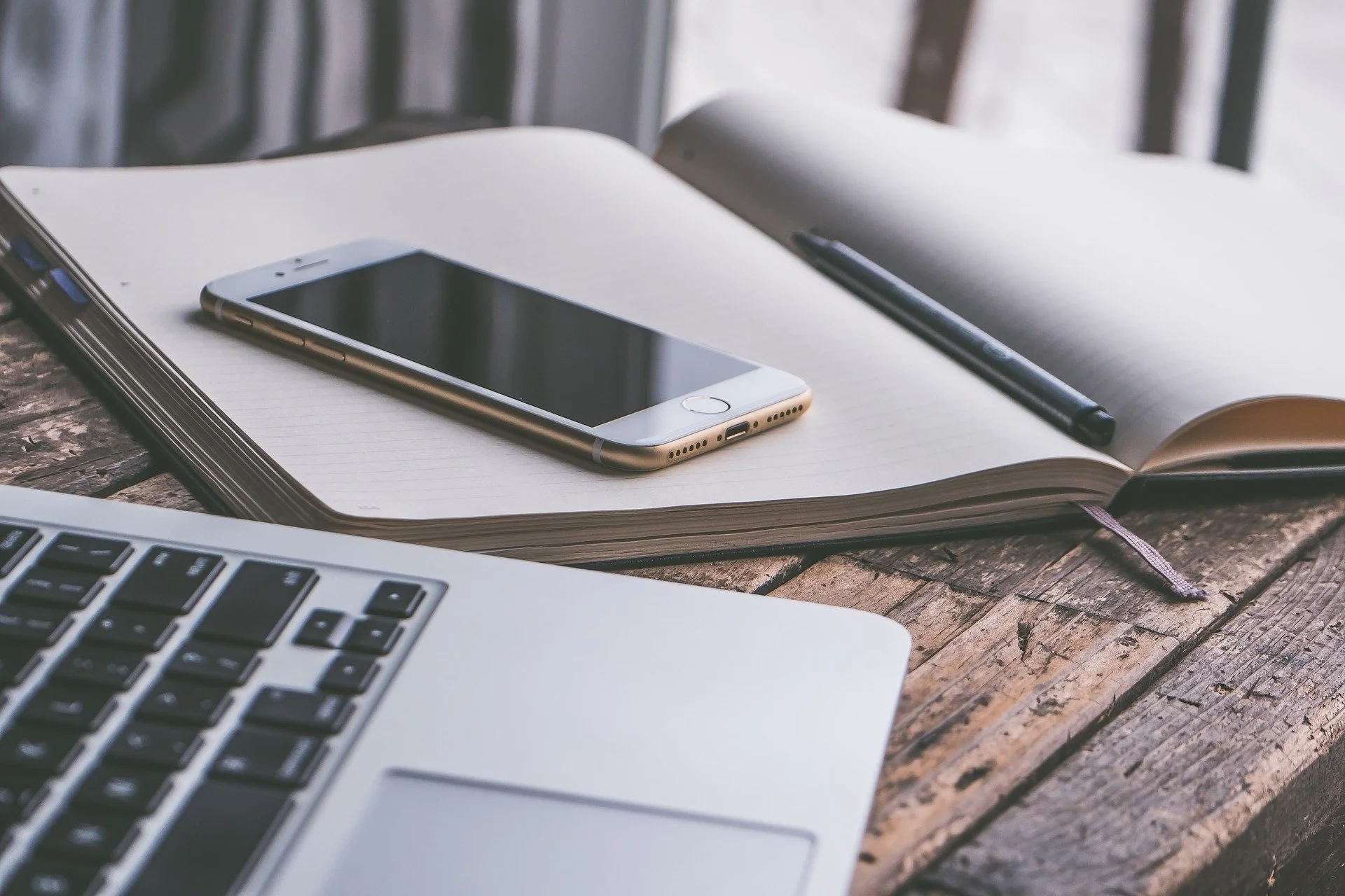 Laptop und Smartphone © pixabay.com