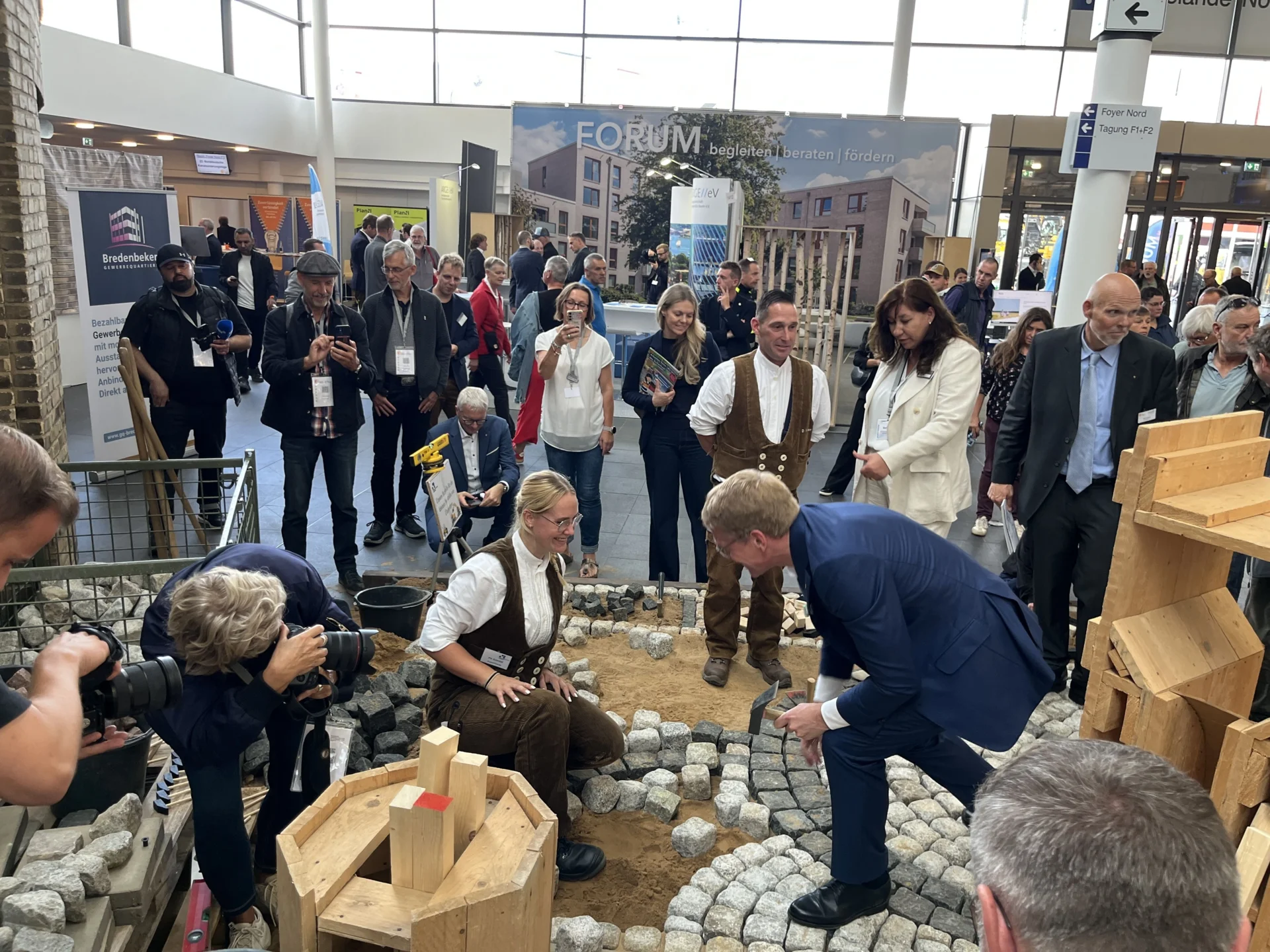 Besuch von Daniel Günther auf unserem NorBau-Stand