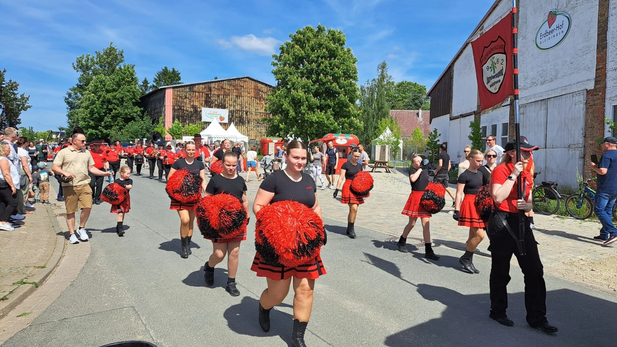 PomPom Frauen Erdbeerhof