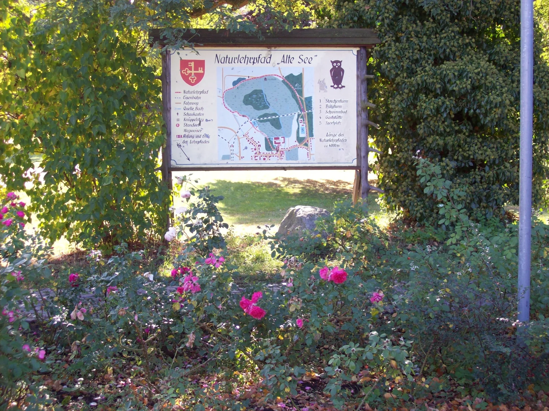 Eingang zum Burgpark