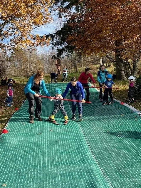 Skikurs auf Matten