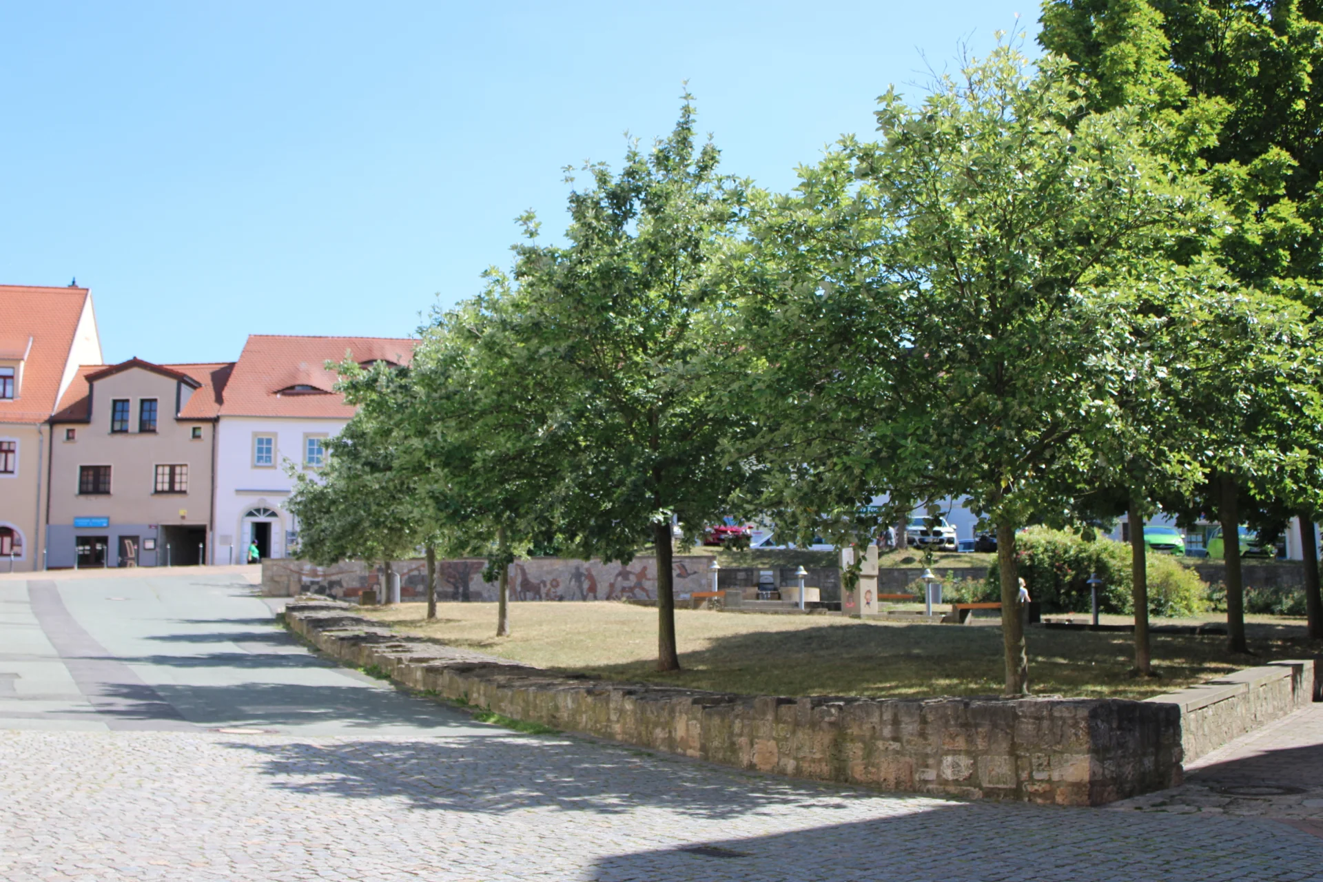 Reste der inneren Stadtmauer dienen heute als Einfassung für das sogenannte Dreieck