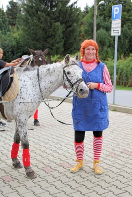 ... und dann ritt auch Pippi nach Hause 