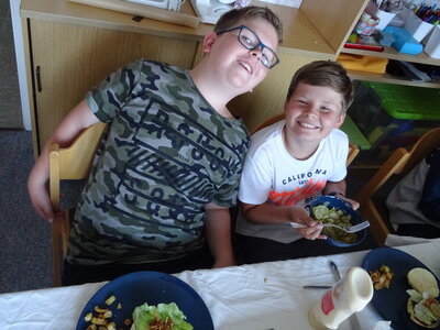 Foto des Albums: Sommerferienaktion: Burger grillen