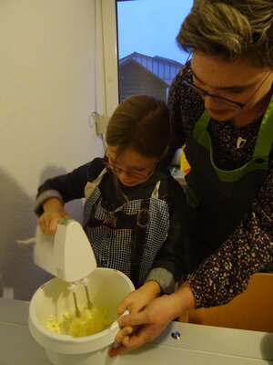 Foto des Albums: Aktionstag mit Claudia: Plätzchen backen