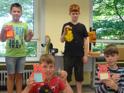 Foto des Albums: Sommerferienaktion: Bauen mit Holz_2
