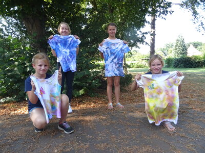 Foto des Albums: Sommerferienaktion: T-Shirt gestalten