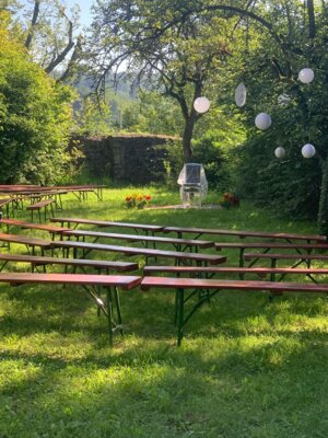 Foto des Albums: Lißberg, Burghalle und Außengelände der Burganlage