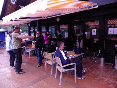 Regenpause 4 bei Kaffee und Kuchen 