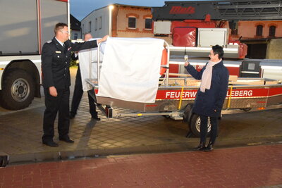 Foto des Albums: Übergabe des neuen Rettungsbootes an die Freiwillige Feuerwehr Perleberg