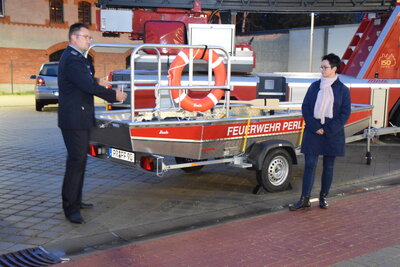 Foto des Albums: Übergabe des neuen Rettungsbootes an die Freiwillige Feuerwehr Perleberg