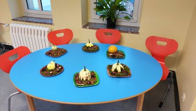 Foto des Albums: Herbstdeko im Schulhaus