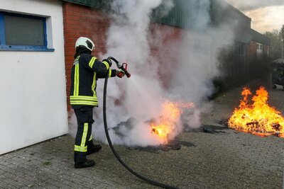 Foto des Albums: Einsatz 255/2020 - Containerbrand