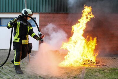 Foto des Albums: Einsatz 255/2020 - Containerbrand