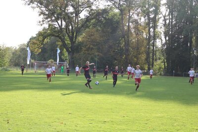 Foto des Albums: Häsener SV - FC Falkenthaler Füchse