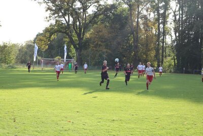 Foto des Albums: Häsener SV - FC Falkenthaler Füchse