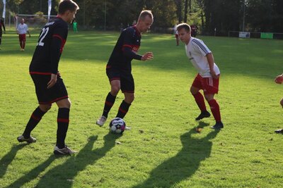 Foto des Albums: Häsener SV - FC Falkenthaler Füchse