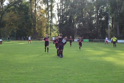 Foto des Albums: Häsener SV - FC Falkenthaler Füchse