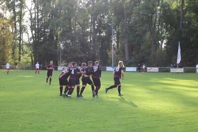 Foto des Albums: Häsener SV - FC Falkenthaler Füchse
