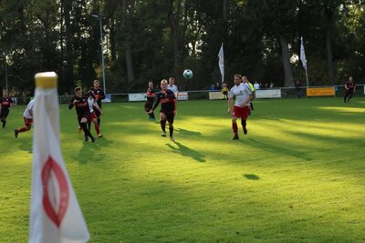 Foto des Albums: Häsener SV - FC Falkenthaler Füchse