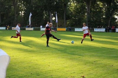 Foto des Albums: Häsener SV - FC Falkenthaler Füchse