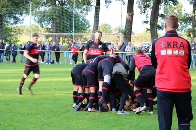 Foto des Albums: Häsener SV - FC Falkenthaler Füchse