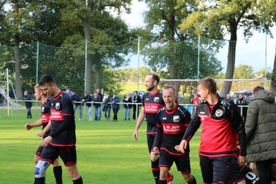 Foto des Albums: Häsener SV - FC Falkenthaler Füchse