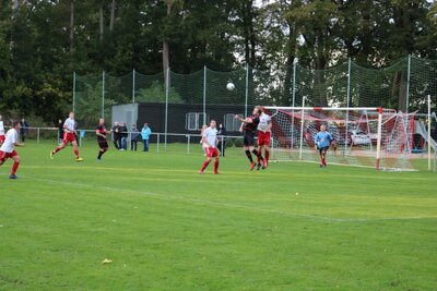 Foto des Albums: Häsener SV - FC Falkenthaler Füchse