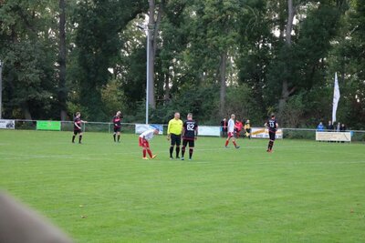 Foto des Albums: Häsener SV - FC Falkenthaler Füchse