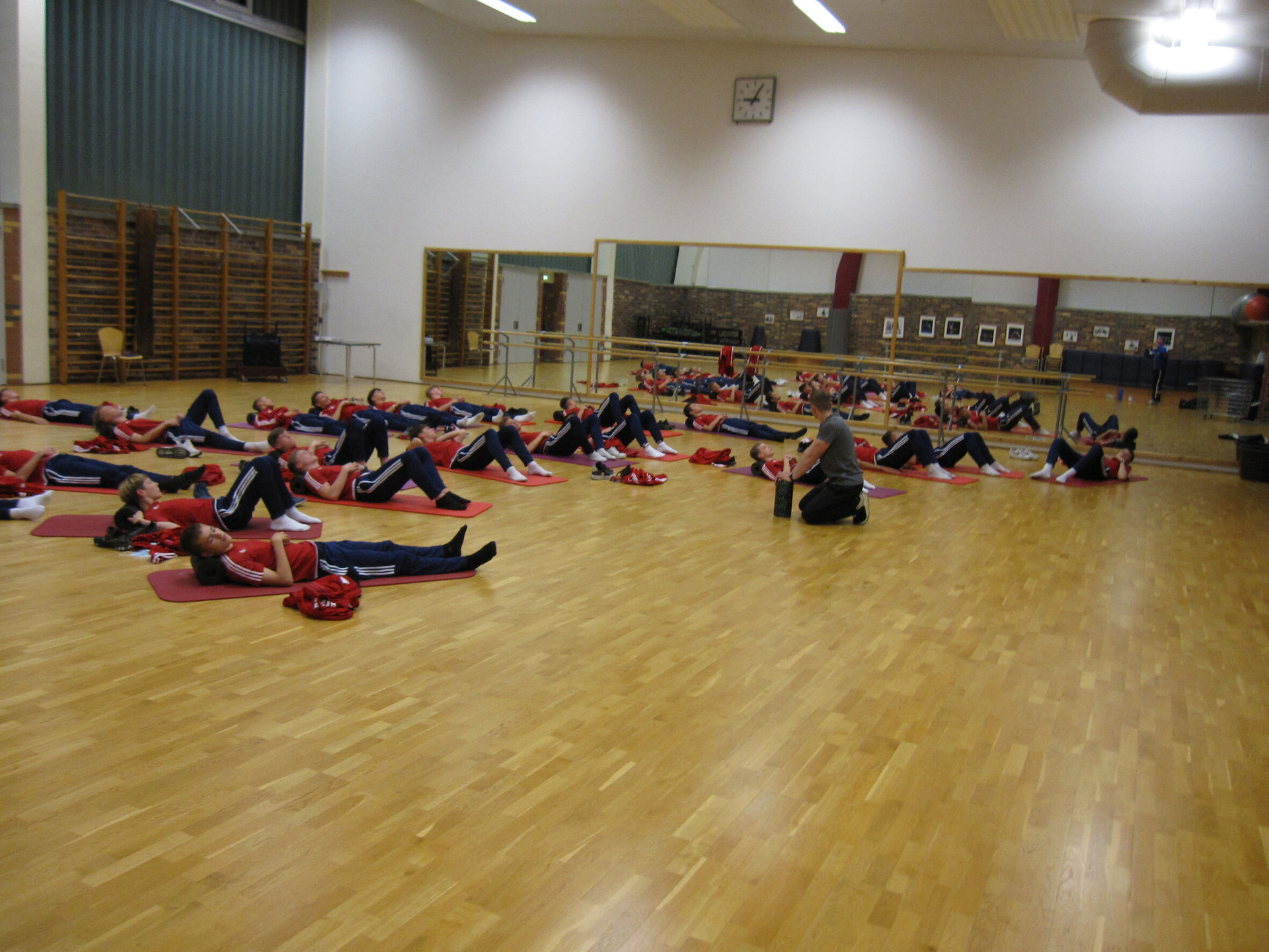 Bild: Regenerationstraining mit Physiotherapeut Tim Reinke.