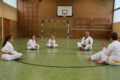 Kritische Nachbesprechung...  (Bild vergr&ouml;&szlig;ern)