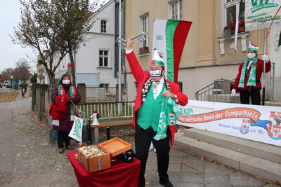 Foto des Albums: Falkenseer Narren beginnen die fünfte Jahreszeit am Rathaus