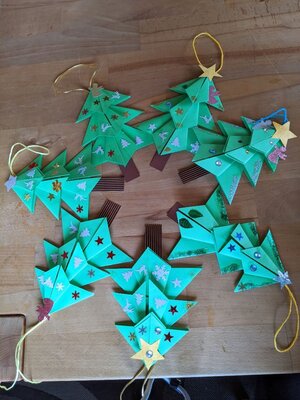 Foto des Albums: Adventsbasteln