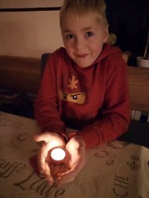 Foto des Albums: Bring Licht ins Dunkel