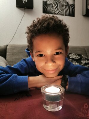 Foto des Albums: Bring Licht ins Dunkel
