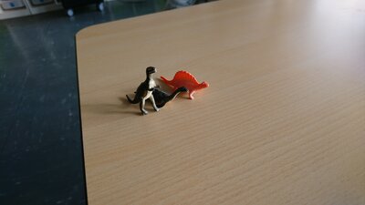 Geschl&uuml;pfte Dinos 