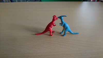 Geschl&uuml;pfte Dinos 