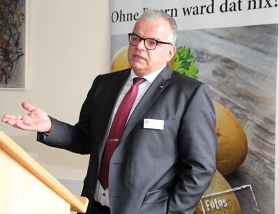 Foto des Albums: Vortrag bei Uelzener Kreisversammlung