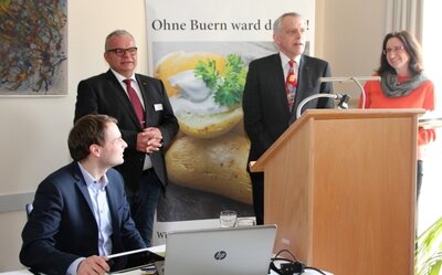 Foto des Albums: Vortrag bei Uelzener Kreisversammlung