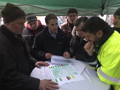 Foto des Albums: Gespräche über Nitratkulisse und Insektenschutz mit Umweltminister Lies beim Spatenstich zum Deichbau