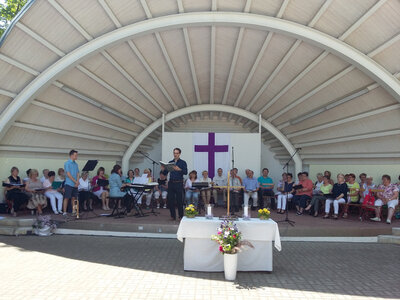 Foto des Albums: Der Gottesdienst im Grünen