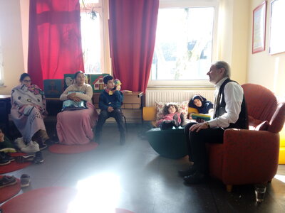 vorlesen hage  (Bild vergr&ouml;&szlig;ern)