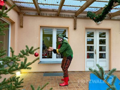 Foto des Albums: Falkenhagener Kinder standen dem Nikolaus bei