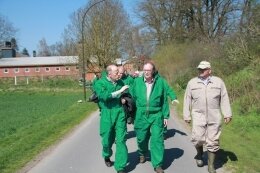 Foto des Albums: Kompetenzkreis Tierwohl des Bundeslandwirtschaftsministers informiert sich bei Schweinehaltern im Kreis Uelzen