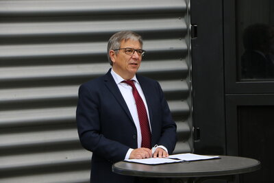 Foto des Albums: Ehrung der Innungsbesten (Fahrzeugübergabe)