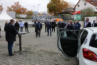 Foto des Albums: Ehrung der Innungsbesten (Fahrzeugübergabe)