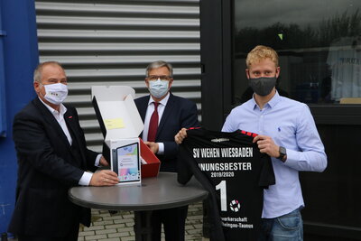 Foto des Albums: Ehrung der Innungsbesten (Fahrzeugübergabe)