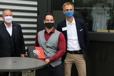 Foto des Albums: Ehrung der Innungsbesten (Fahrzeugübergabe)